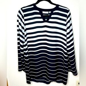 Susan Graver Weekend Black and White Striped Top size 8 , this brand fits big.